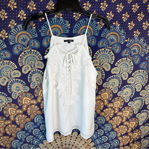 Papermoon Tops - 🦋5/20$🦋 lace blouse like tank top